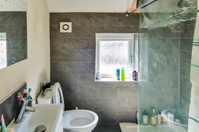 2 & 2a Upper Station Road, Radlett, Hertfordshire WD7 8BX 2