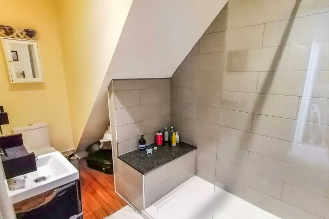 2 & 2a Upper Station Road, Radlett, Hertfordshire WD7 8BX 2