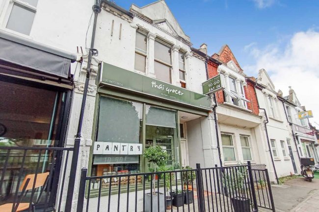 361 Garratt Lane, Wandsworth, London SW18 4DY 2
