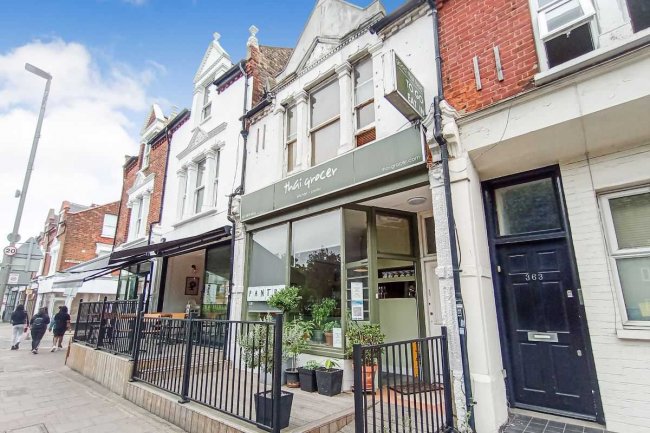 361 Garratt Lane, Wandsworth, London SW18 4DY 2