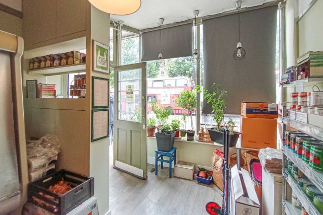 361 Garratt Lane, Wandsworth, London SW18 4DY 2