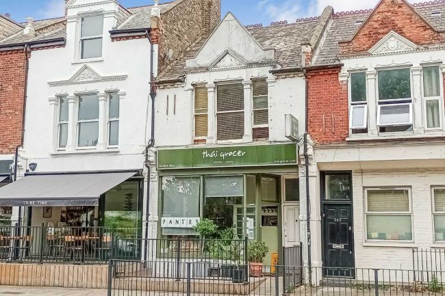 361 Garratt Lane, Wandsworth, London SW18 4DY 2