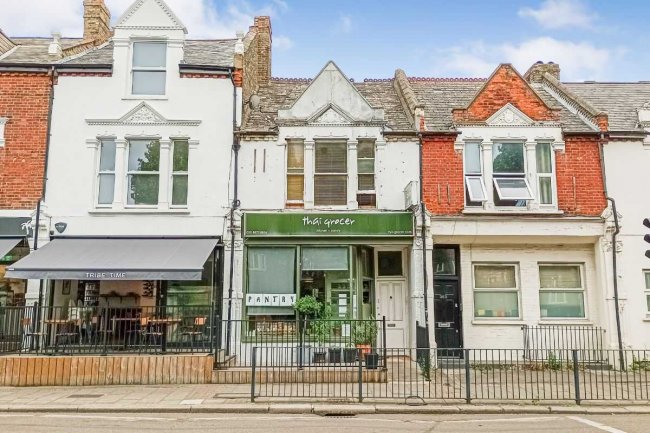 361 Garratt Lane, Wandsworth, London SW18 4DY 2