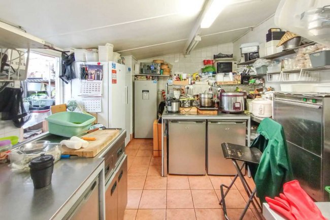 361 Garratt Lane, Wandsworth, London SW18 4DY 2
