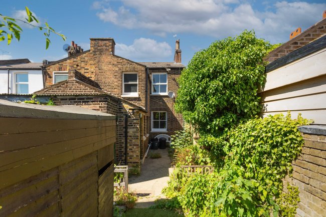 36 Amersham Grove, Deptford, London SE14 6LH 1