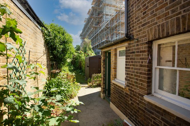 36 Amersham Grove, Deptford, London SE14 6LH 1