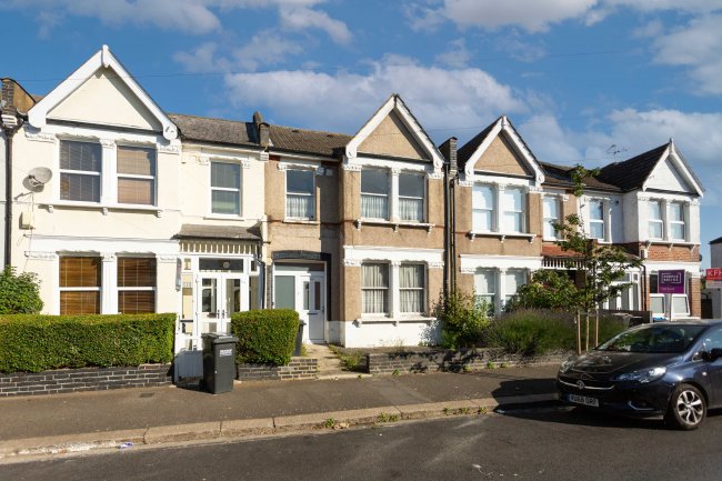 117 Estcourt Road, South Norwood, London SE25 4SA
 1