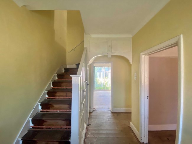 715 Great West Road, Isleworth, Middlesex TW7 4PS 7