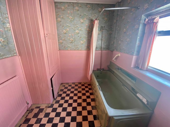 715 Great West Road, Isleworth, Middlesex TW7 4PS 7