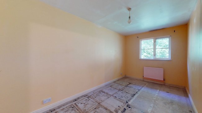 68 Autumn Drive, Belmont, Surrey SM2 5BA 8