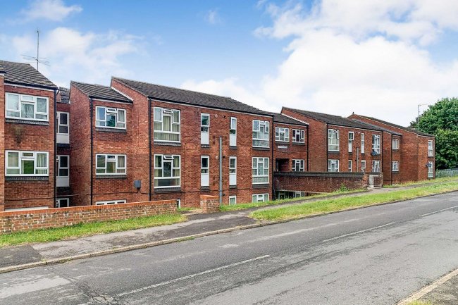 65 Linchfield, High Wycombe, Buckinghamshire HP13 7QH 3