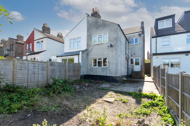 24A Falmer Road, Walthamstow, London E17 3BJ 2