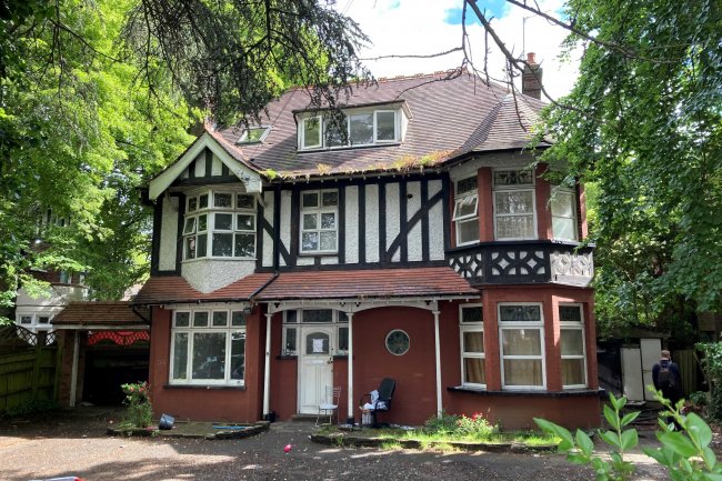 8 Marsh Road, Luton, Bedfordshire LU3 2NH 10