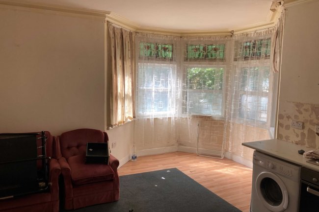 8 Marsh Road, Luton, Bedfordshire LU3 2NH 10