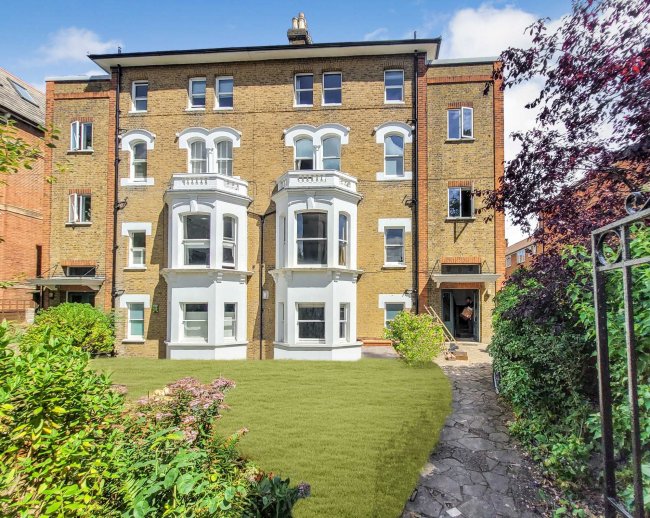 252B Kew Road, Richmond TW9 3EG 2