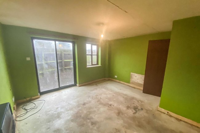 1A Canal Road, Trowbridge, Wiltshire, BA14 8QU 8