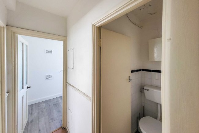 Flat 19, Coltash Court, 152 Whitecross Street, London EC1Y 8QL 5