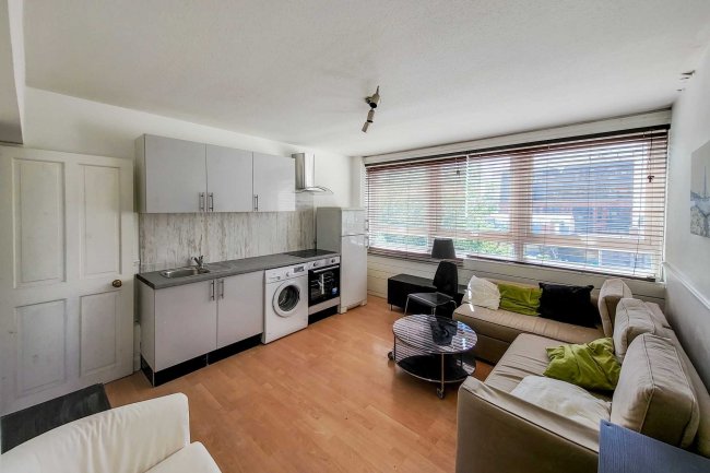 Flat 19, Coltash Court, 152 Whitecross Street, London EC1Y 8QL 5