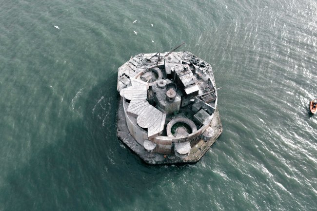 Bull Sandfort, Humber Estuary, Hull HU12 0UG 4