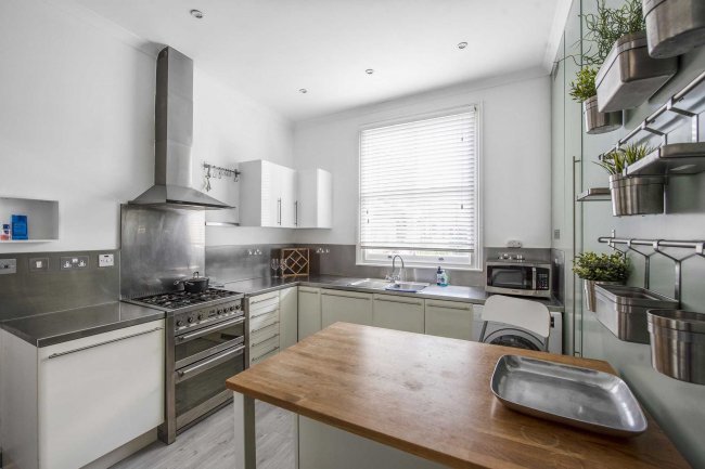 First and Second Floor Maisonette, 7 Fairhazel Gardens, South Hampstead, London, NW6 3QE 9