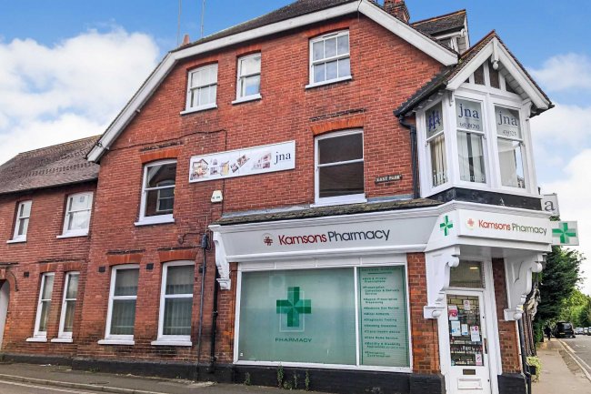14 Brighton Road, Crawley, West Sussex RH10 6AA 2
