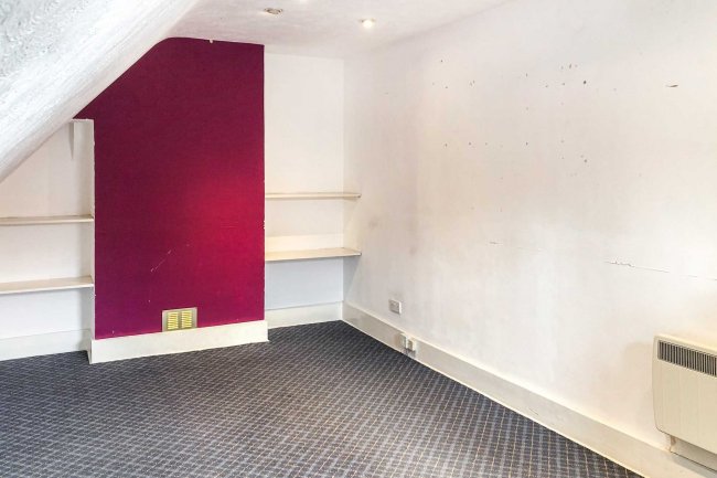 14 Brighton Road, Crawley, West Sussex RH10 6AA 2