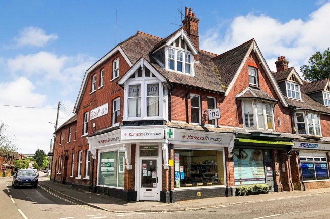 14 Brighton Road, Crawley, West Sussex RH10 6AA 2