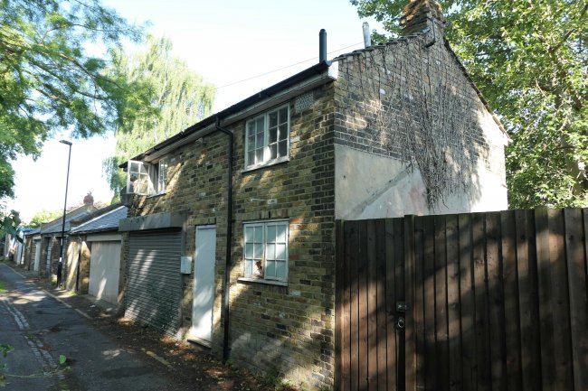 Augustus House, 14 Grant Place, Addiscombe, Croydon, Surrey CR0 6PX  5