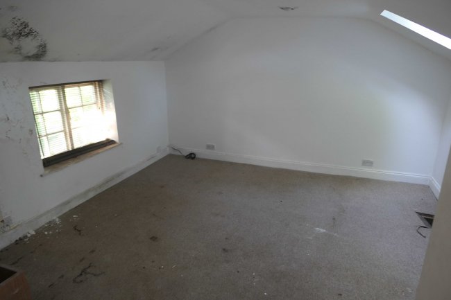 Augustus House, 14 Grant Place, Addiscombe, Croydon, Surrey CR0 6PX  5