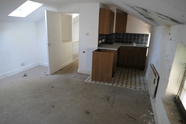 Augustus House, 14 Grant Place, Addiscombe, Croydon, Surrey CR0 6PX  5