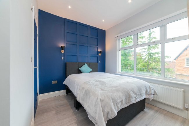 34-42 The Crescent, Leatherhead, Surrey KT22 8ED 6