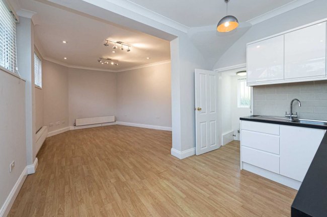 34-42 The Crescent, Leatherhead, Surrey KT22 8ED 6