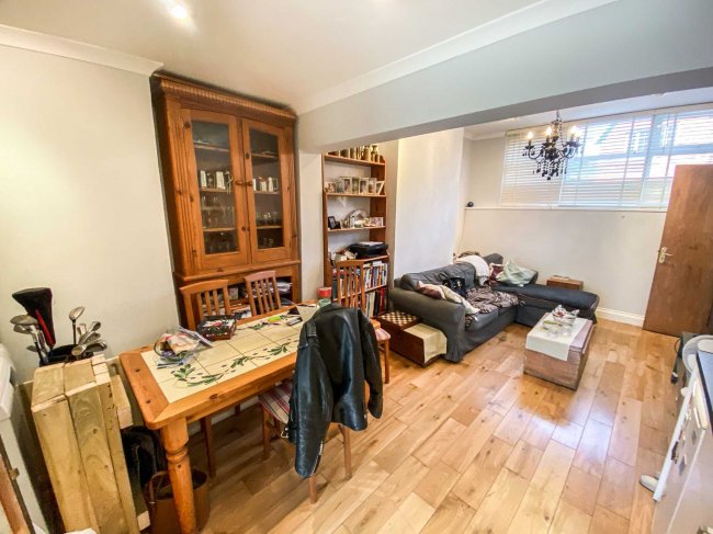 34-42 The Crescent, Leatherhead, Surrey KT22 8ED 6