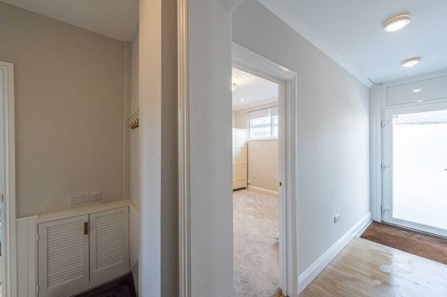 34-42 The Crescent, Leatherhead, Surrey KT22 8ED 6