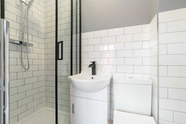 34-42 The Crescent, Leatherhead, Surrey KT22 8ED 6