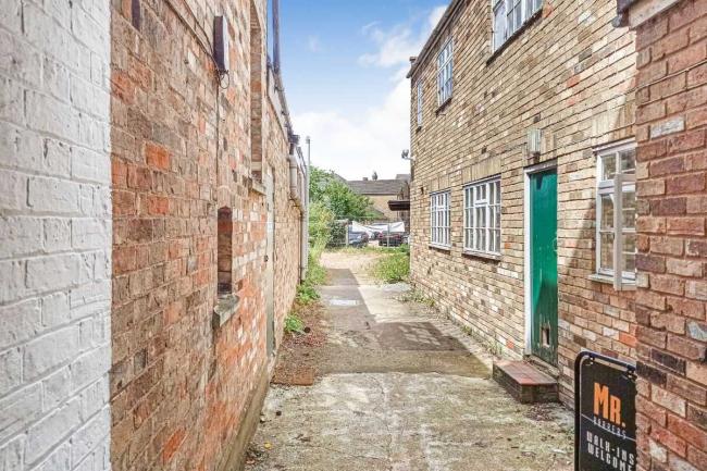 Upper Parts and Rear of 23 High Street, St Neots, Cambridgeshire PE19 1BU 7