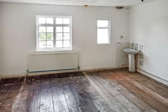 Upper Parts and Rear of 23 High Street, St Neots, Cambridgeshire PE19 1BU 7