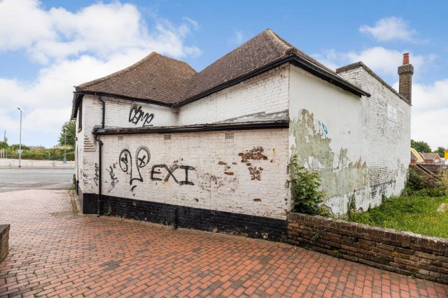 Thompsons Hall, St Michaels Road, Sittingbourne, Kent ME10 3DN 10