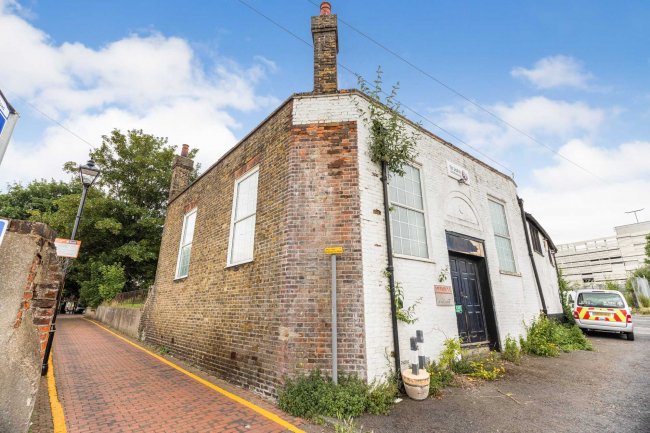 Thompsons Hall, St Michaels Road, Sittingbourne, Kent ME10 3DN 10