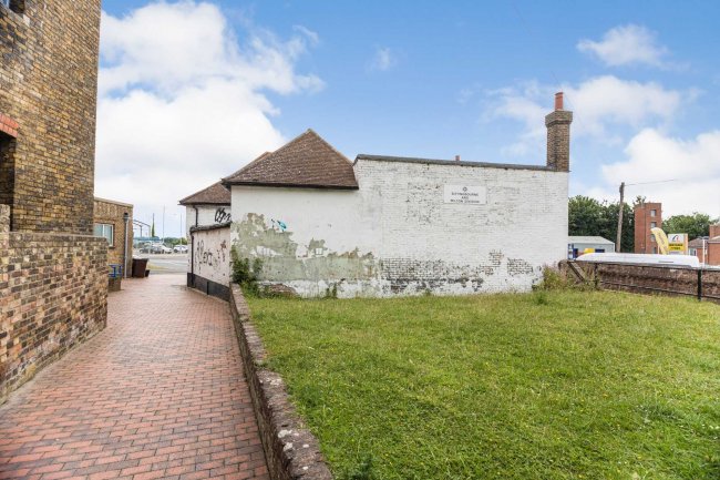 Thompsons Hall, St Michaels Road, Sittingbourne, Kent ME10 3DN 10