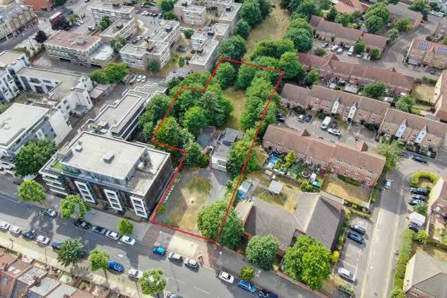 20a Rectory Lane, Tooting, London SW17 9QJ 1