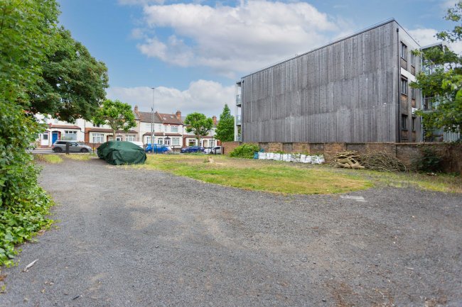 20a Rectory Lane, Tooting, London SW17 9QJ 1