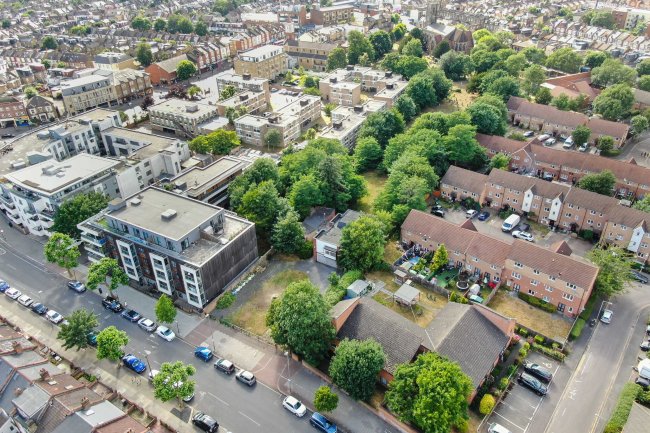 20a Rectory Lane, Tooting, London SW17 9QJ 1