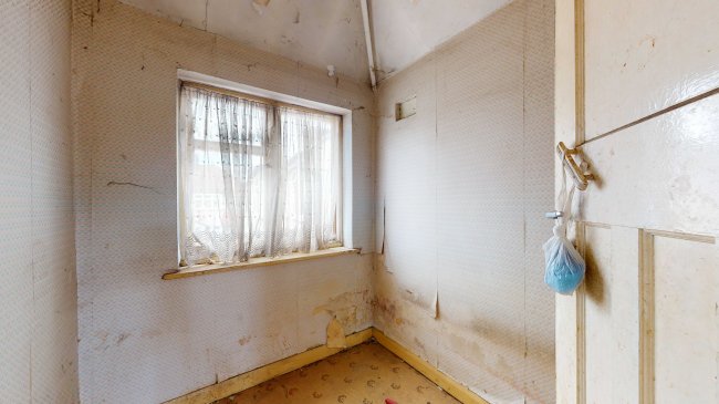 32 Lonsdale Road, Southall, Middlesex UB2 5LS 3