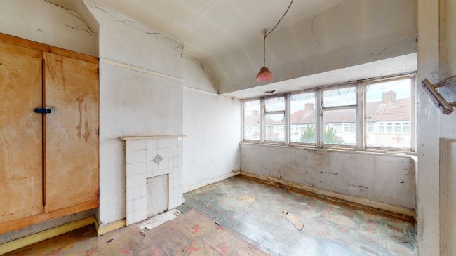 32 Lonsdale Road, Southall, Middlesex UB2 5LS 3