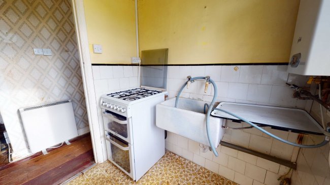 34A Meadow Way, Woodhatch, Reigate, Surrey RH2 8DR 2