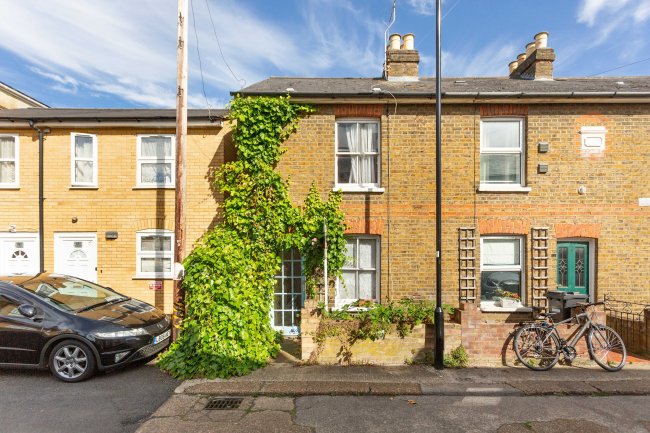 15 New Road, Hounslow, London TW3 2AN 4