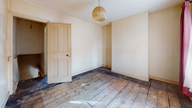 15 New Road, Hounslow, London TW3 2AN 4