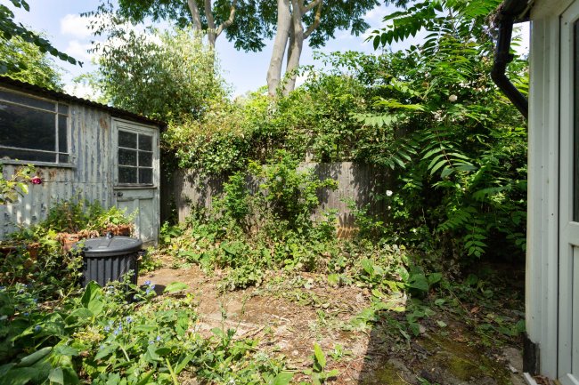 24 Chadwick Road, Peckham Rye, London SE15 4RA 6