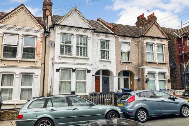 245 Mersham Road, Thornton Heath, Surrey CR7 8NW 6
